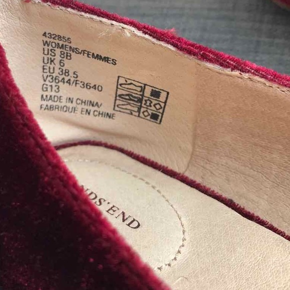 Lands End Red Velvet Flats with Jeweled Bows - Picture 4 of 6